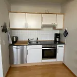 Grosszuegige, Zentrale In *