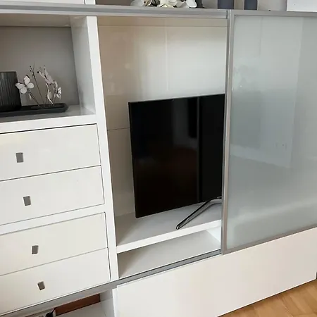 Grosszuegige, Zentrale In *