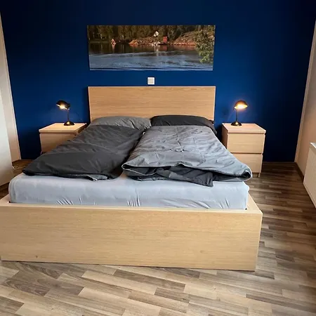 Grosszuegige, Zentrale In Apartment Leer