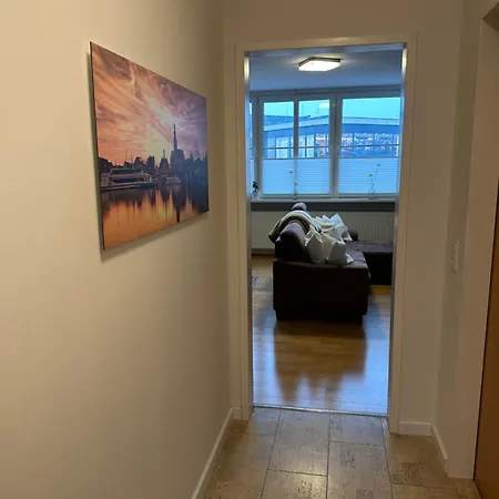 Grosszuegige, Zentrale In Apartment Leer